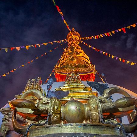 Oyo 166 Kathmandu Tourist Home Bagian luar foto