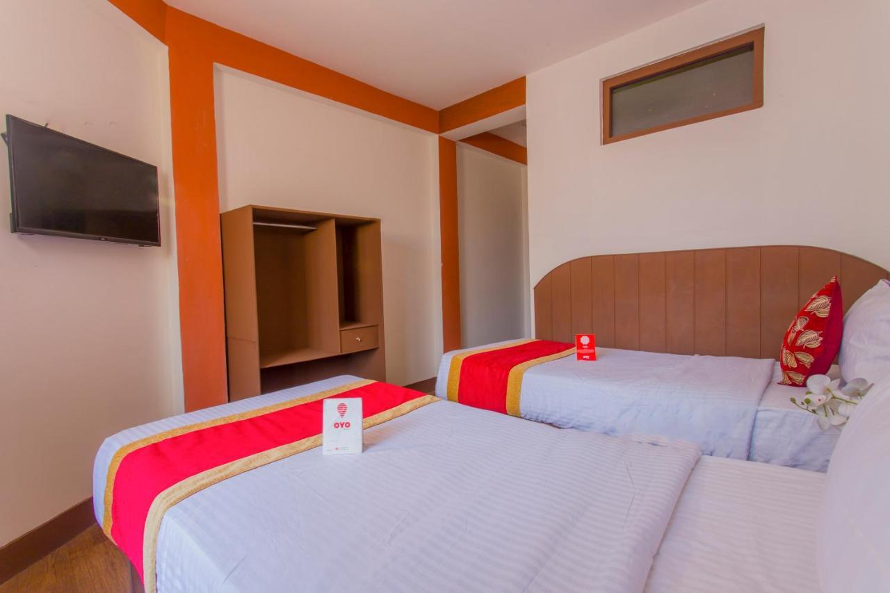 Oyo 166 Kathmandu Tourist Home Bagian luar foto