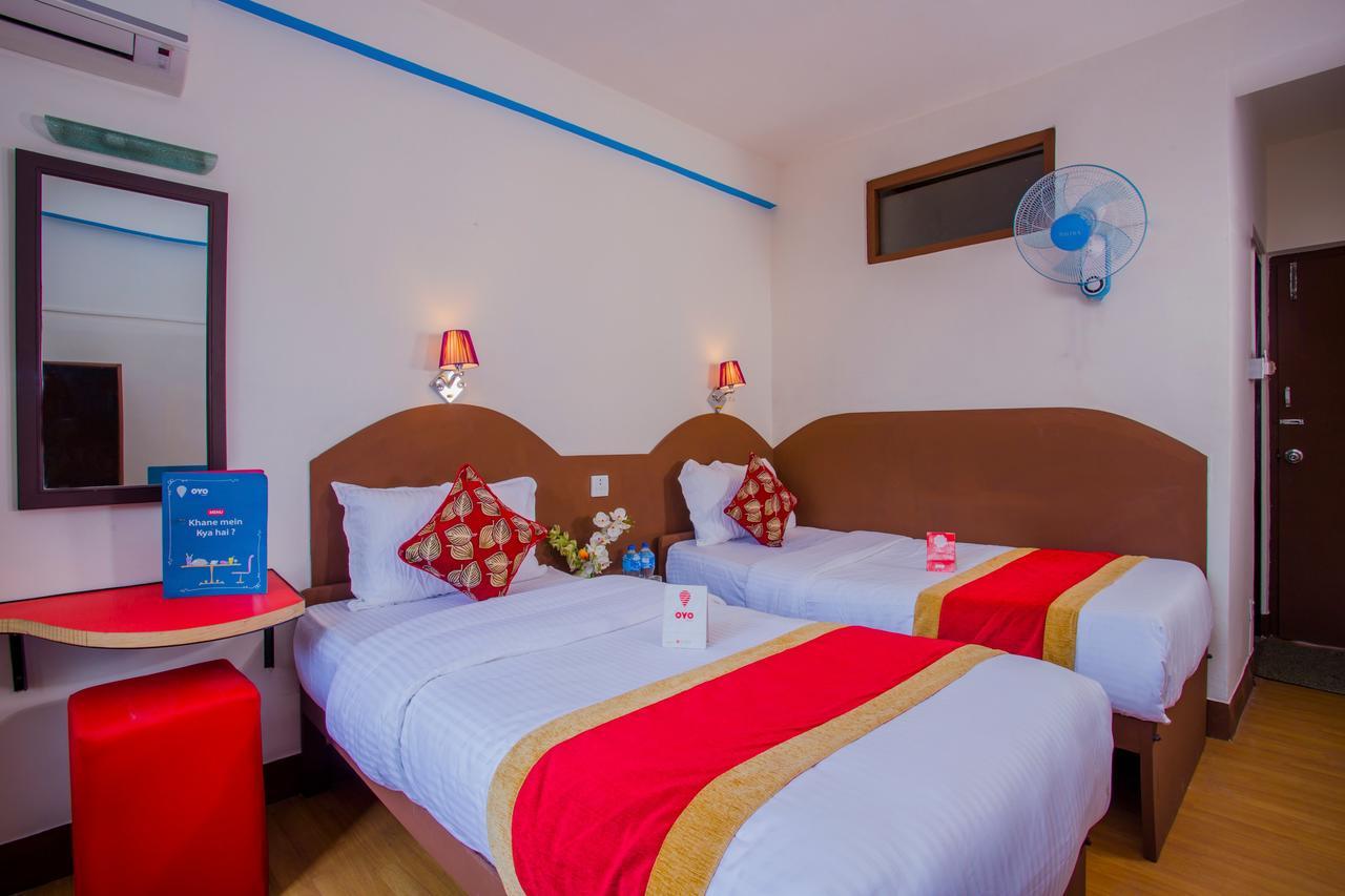 Oyo 166 Kathmandu Tourist Home Bagian luar foto