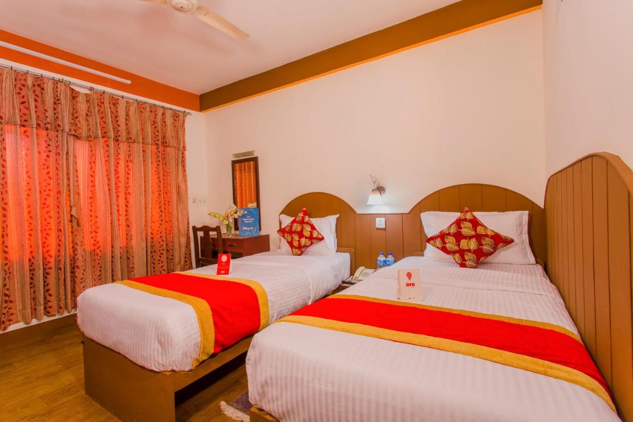 Oyo 166 Kathmandu Tourist Home Bagian luar foto