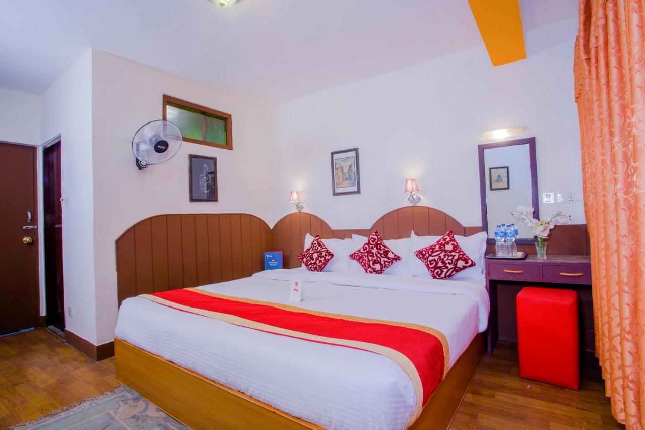 Oyo 166 Kathmandu Tourist Home Bagian luar foto