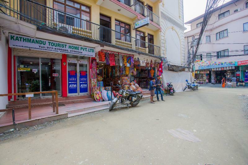 Oyo 166 Kathmandu Tourist Home Bagian luar foto