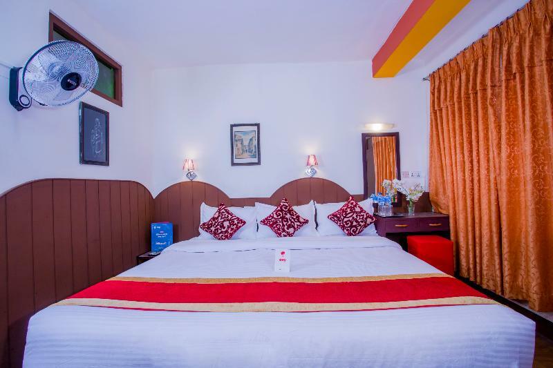 Oyo 166 Kathmandu Tourist Home Bagian luar foto