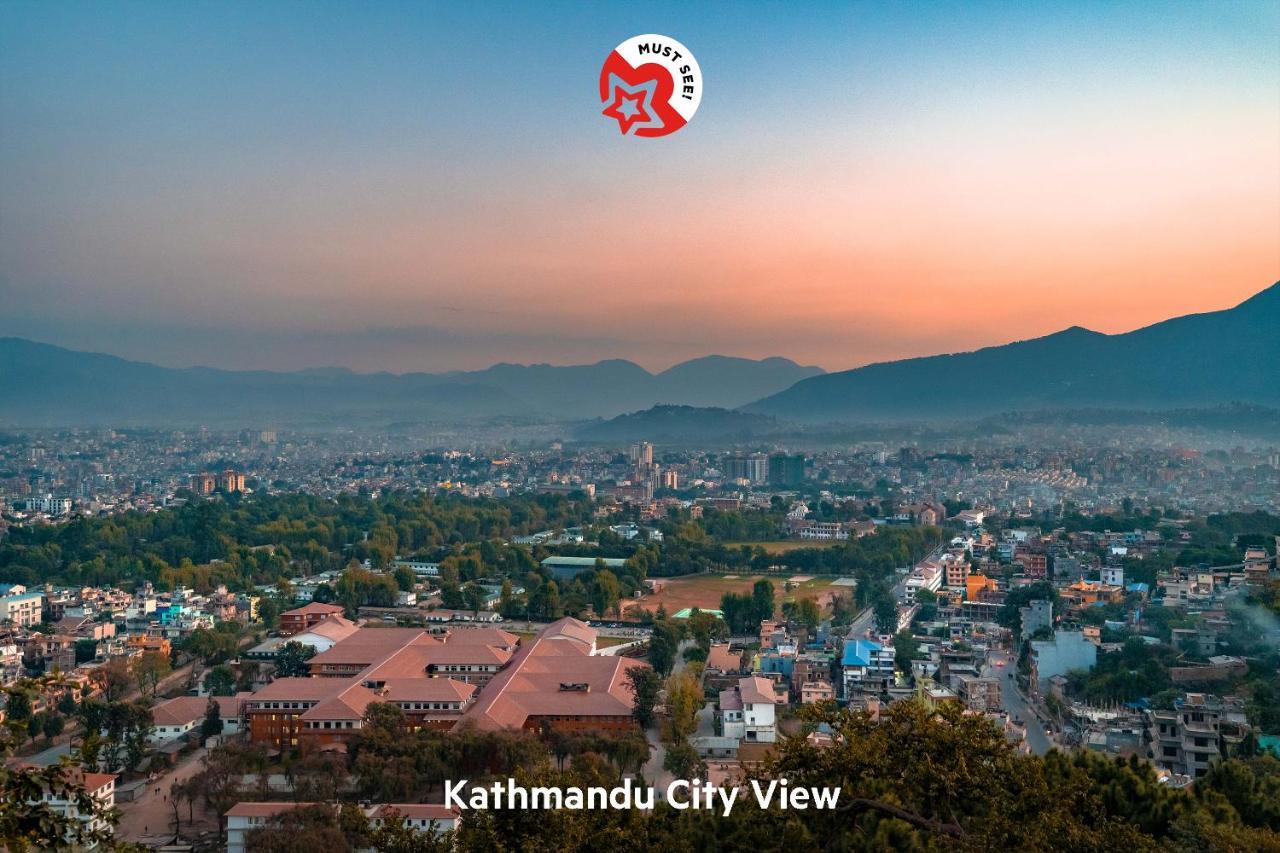 Oyo 166 Kathmandu Tourist Home Bagian luar foto